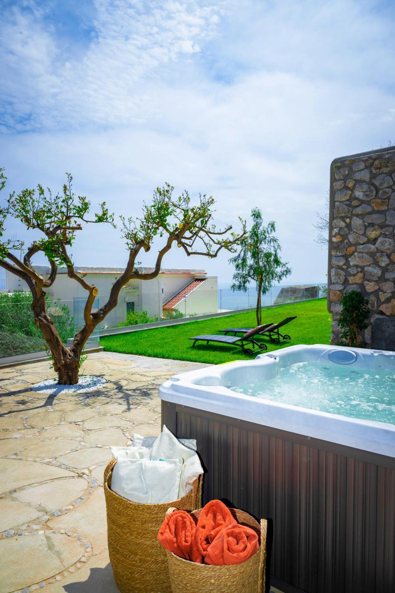 Villa Mimina - Exclusive Villa With Garden, Jacuzzi And Sea View プライアーノ エクステリア 写真
